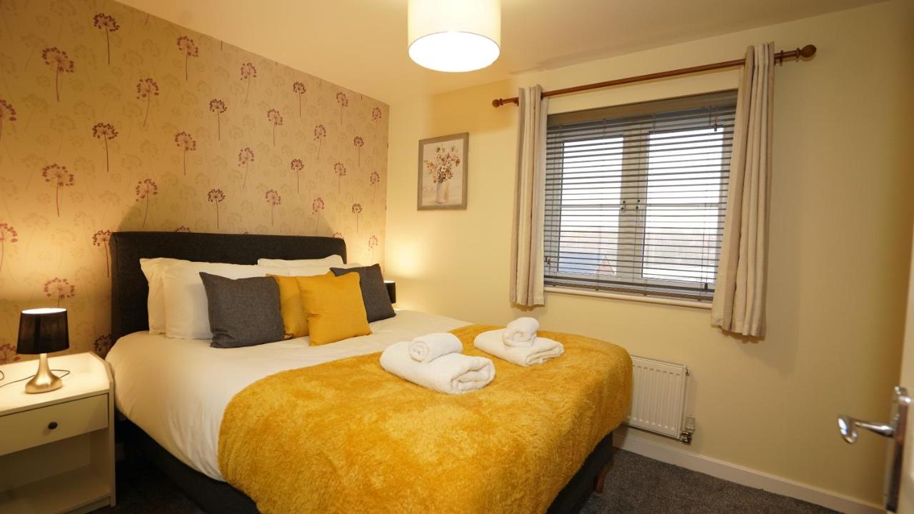 Lovely 2 Bedroom House Milton Keynes Bletchley Dış mekan fotoğraf